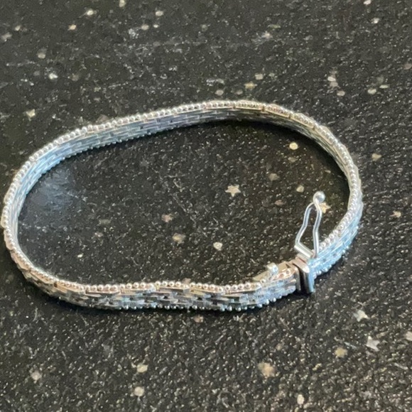 Sterling Silver (stamped 925) Wheat design 7” bracelet & earrings set (2 pair) - Picture 7 of 7